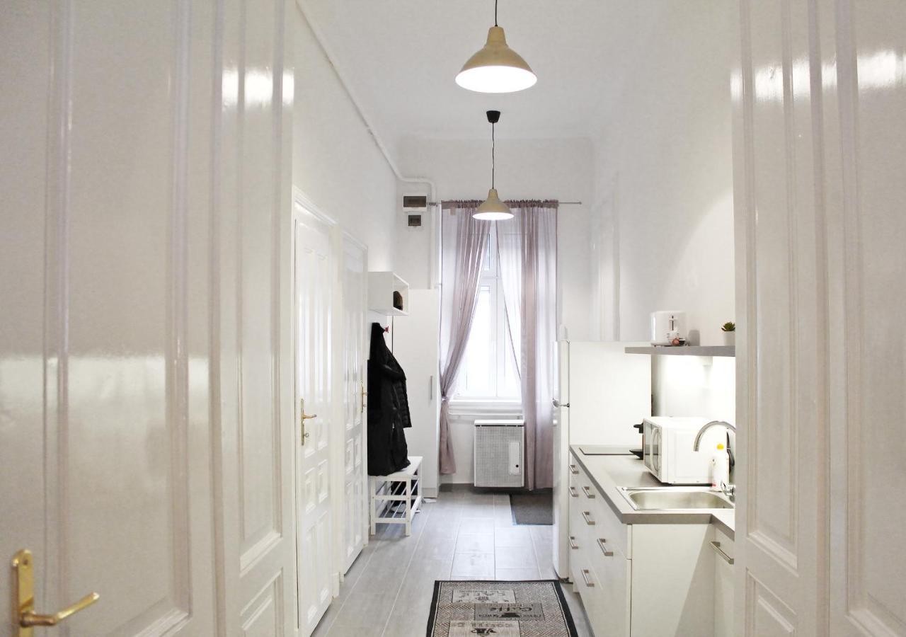 Luxury New Apartment With Gallery At Dob Street Nearby Gozsdu Court بودابست المظهر الخارجي الصورة