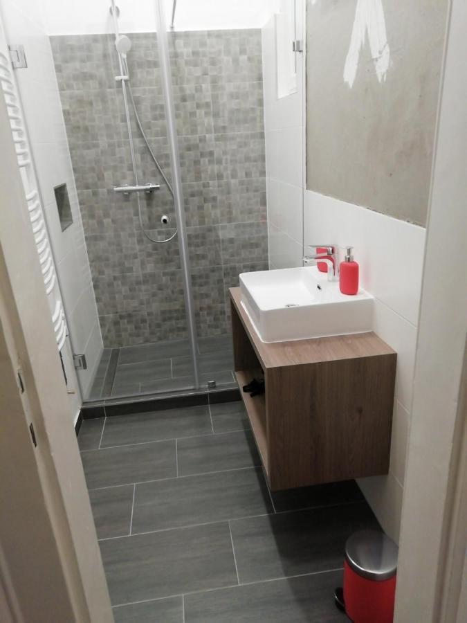 Luxury New Apartment With Gallery At Dob Street Nearby Gozsdu Court بودابست المظهر الخارجي الصورة